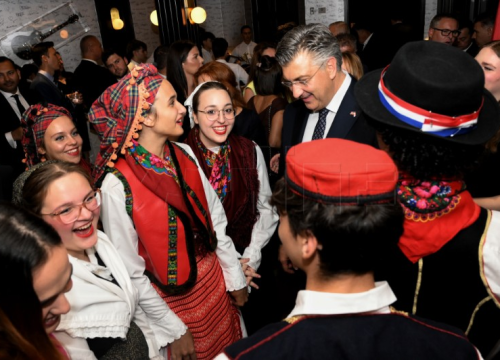 Plenković u Chicagu: Hrvatski etnički institut čuva "sjajnu građu"