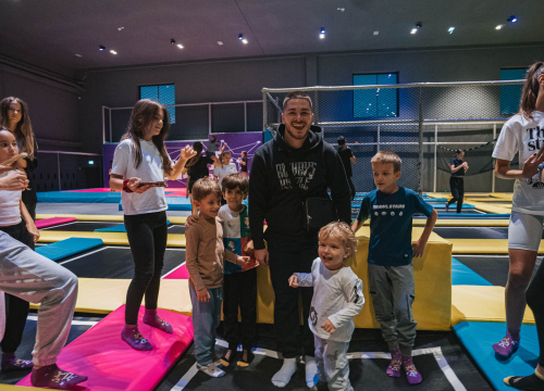 Peki oduševio publiku i službeno otvorio Pulse Arenu i Pizzaholic restoran