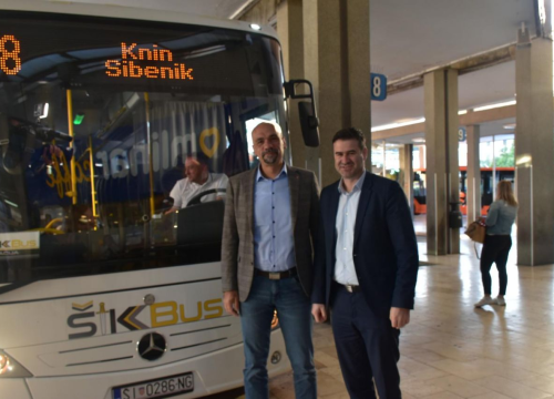 Među prvim putnicima: Župan Jelić i njegov zamjenik provozali se u ŠIKbusu