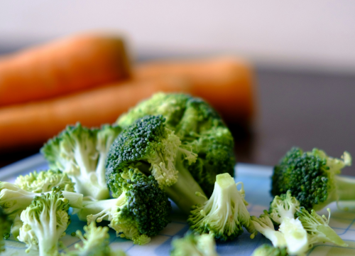 Ako želite poboljšati zdravlje mozga, počnite jesti ovo voće i povrće