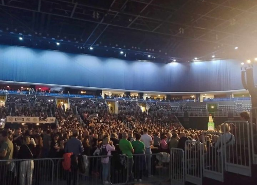 Fotografija 2 - Spektakl u Areni: Vodička glazba uveličala 40. jubilej Psihomodo Popa