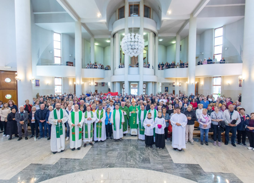 Fotografija 2 - Vjernici Šibenske biskupije hodočastili u Sisak i Varaždin
