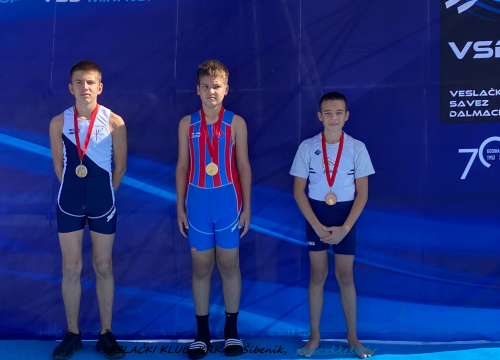 Fotografija 5 - Najmlađi krkaši veslali na Pagu i vratili se sa zlatom, srebrom i broncom