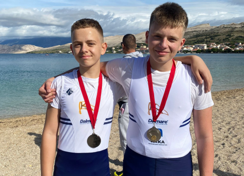 Fotografija 2 - Najmlađi krkaši veslali na Pagu i vratili se sa zlatom, srebrom i broncom