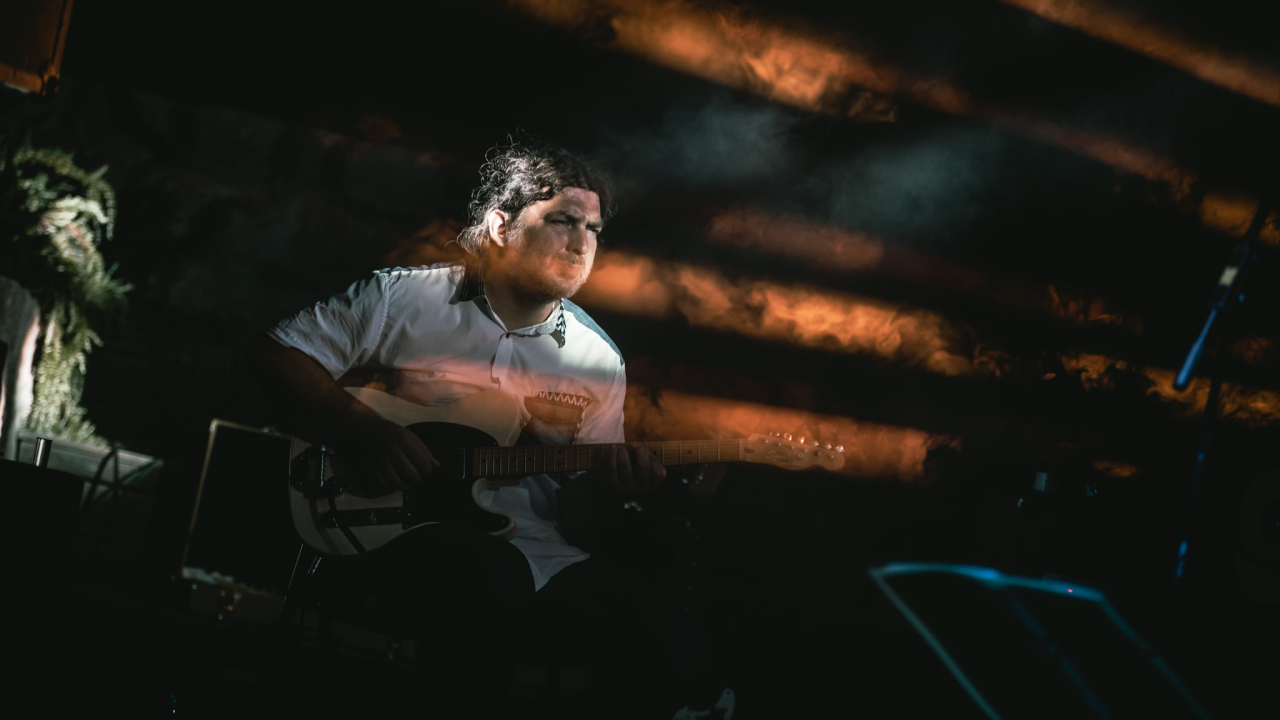 Šibenčanin Vladimir Mirčeta objavio album Stingingly: Bodljikav i oštar izvana, a mek i suptilan iznutra