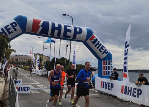 Fotografija 2 - Trčalo se Draženu u čast: Ante Živković prvi na utrci Šibenskih deset