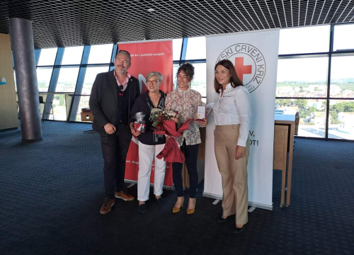 Fotografija 12 - Vodičani Robert Pašara i Slavko Minčić po sto puta darovali krv