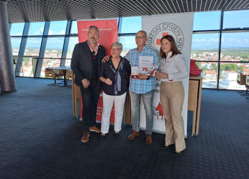 Fotografija 7 - Vodičani Robert Pašara i Slavko Minčić po sto puta darovali krv