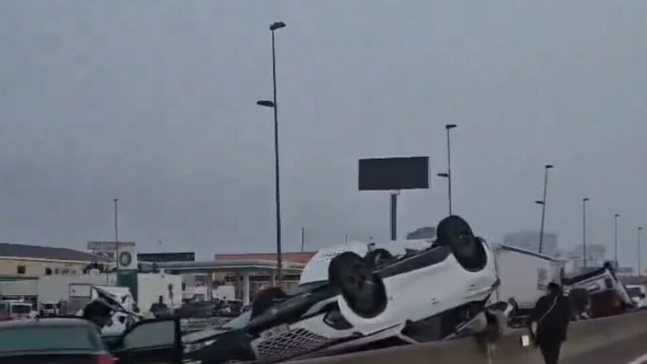 Snimka ledi krv u žilama: Pogledajte što je napravila bujica automobilima na autocesti