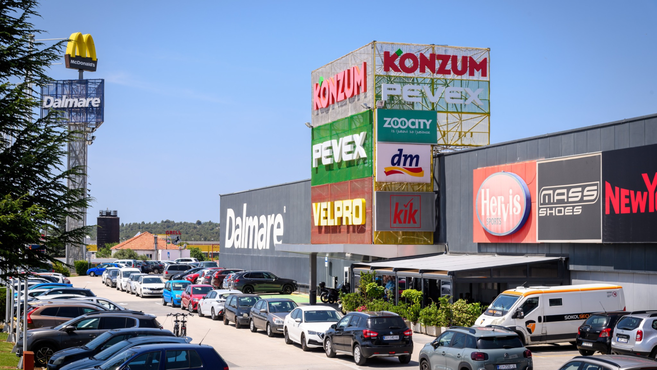 Sjajni popusti u Dalmare shopping centru uz još jedan Plavi utorak!