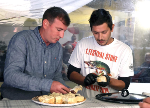 Štukijada u Krnićima Gornjim: Štuka je pogubna za riblji fond Krke, ali je barem ukusna, i to na sto načina