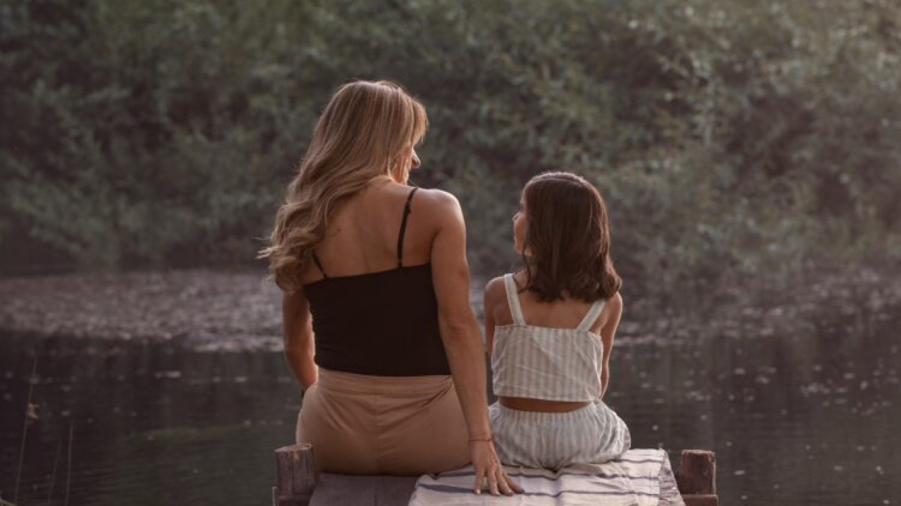 Telefonski razgovor s mamom smanjuje stres jednako kao i zagrljaj