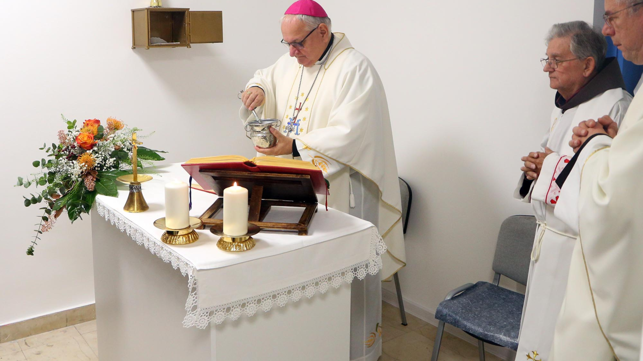 Biskup Rogić u Kninu blagoslovio novu bolničku kapelu