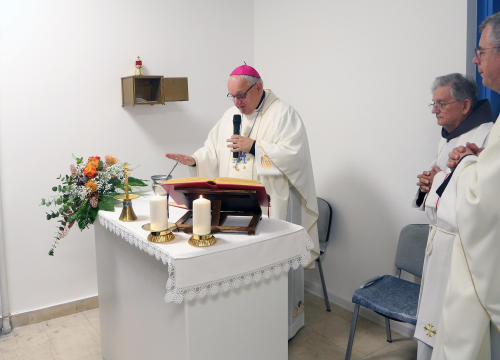 Fotografija 5 - Biskup Rogić u Kninu blagoslovio novu bolničku kapelu