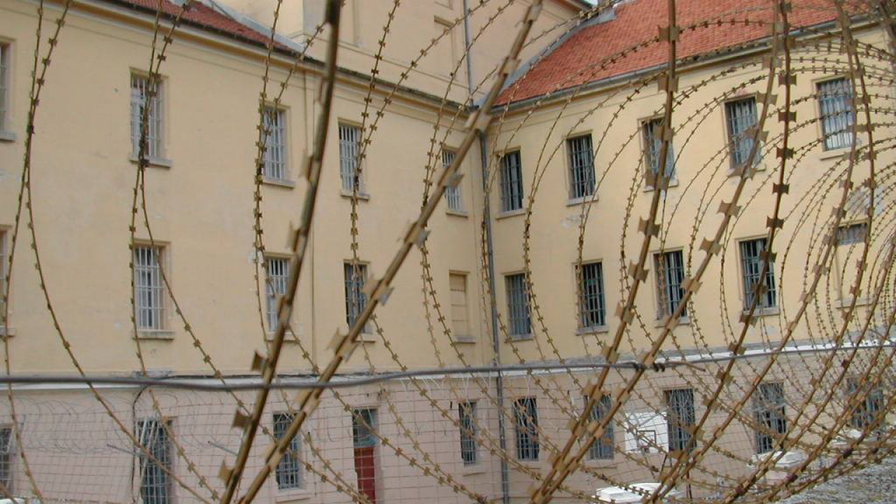 Pijani vozač (46) u Šibeniku oštetio dva vozila i završio u zatvoru