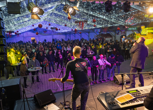 Baruni sinoć rasplesali Knin i otvorili vrata blagdanske čarolije
