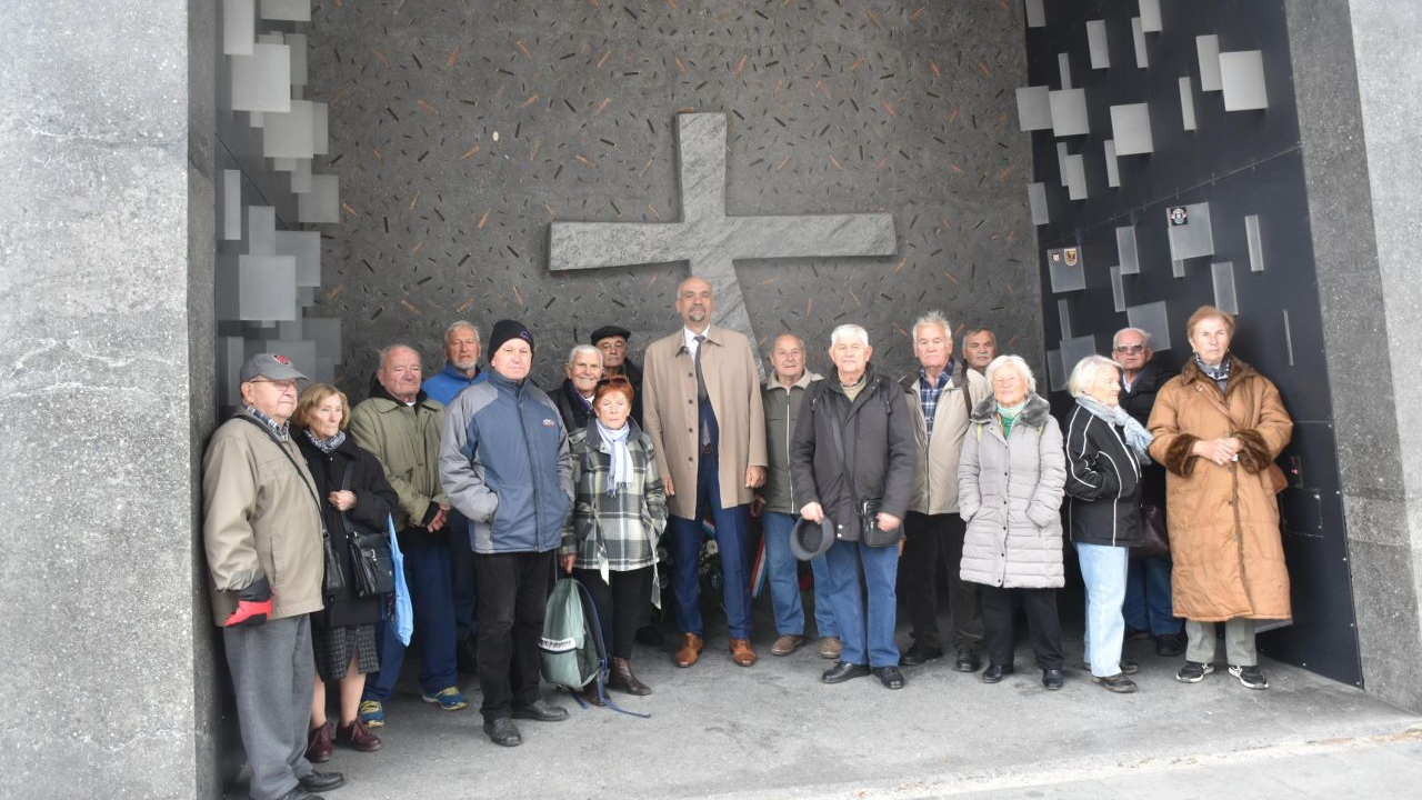 Župan i njegov zamjenik u Kninu obilježili 80. obljetnicu oslobođenja Dalmacije