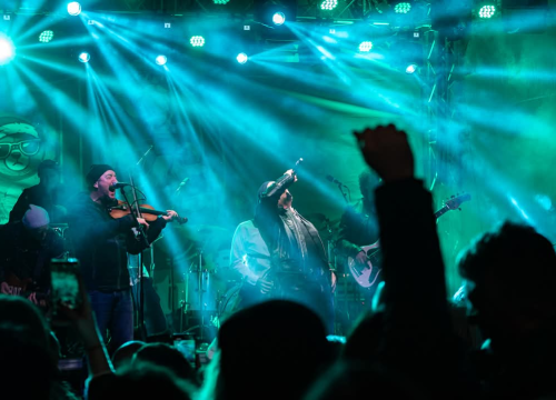 Fotografija 6 - Gibonni u Parku spektakularno otvorio glazbeni program Adventure. Pogledajte kako je bilo