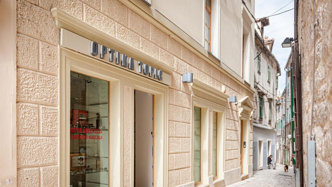 Zablistajte s novim naočalama uz božićni popust u Optici Topić