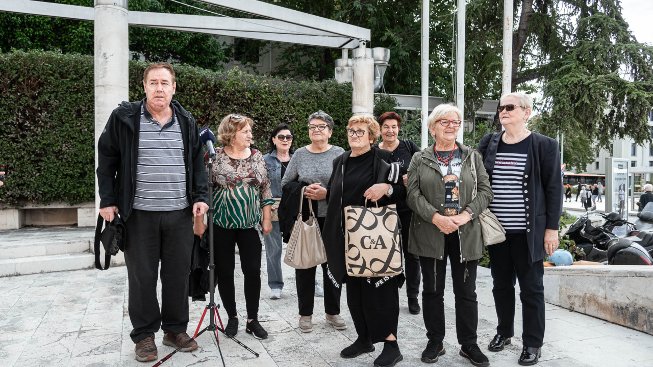 Sindikat upozorava na propust države: Radnice šibenske Revije već 24 godine čekaju plaće