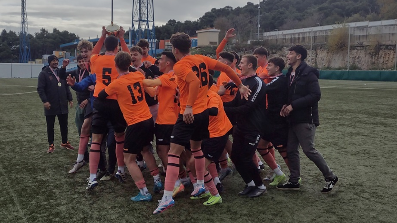 Juniori Šibenika nakon penala osvojili Kup Dalmacije: Vratar Ilić obranom u šestoj seriji donio titulu