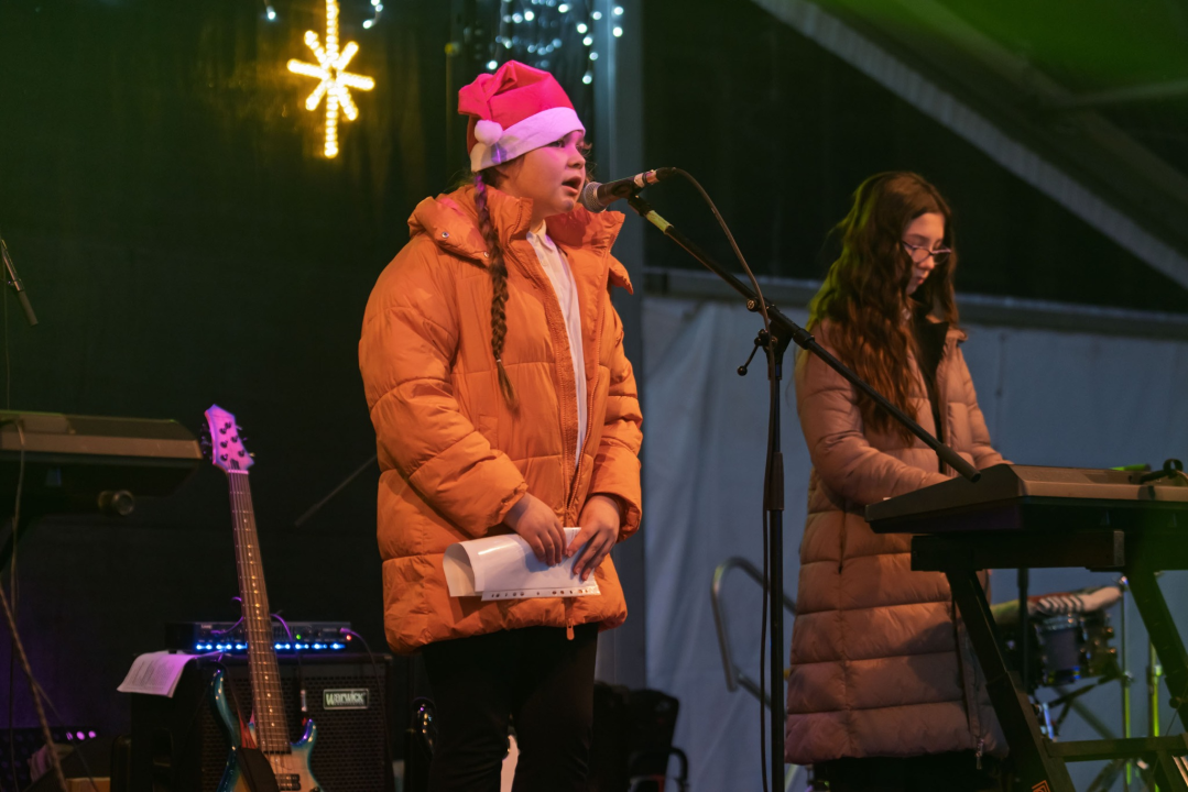 KNINci i BliZter oduševili publiku na kninskom Adventu