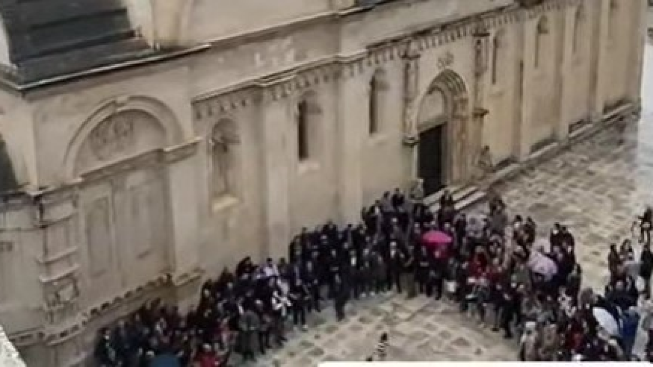 Klapaši, rokeri, pop izvođači, narodnjaci, reperi pridružite se Tradicionalnom okupljanju glazbenika ispred Katedrale