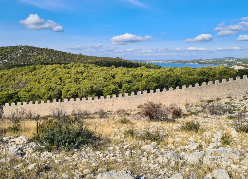 Tvrđava kulture i u idućoj godini nastavlja s edukativnim šetnjama šibenskim krajem: Start na Oštrici 3. siječnja