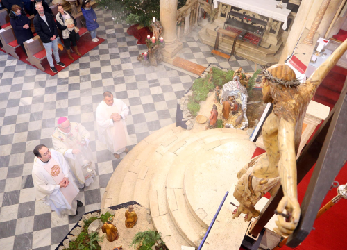 Fotografija 7 - Šibenski biskup Tomislav Rogić predvodio novogodišnje svečano misno slavlje