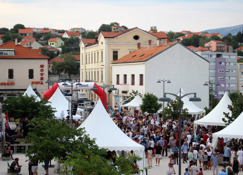 Grad Drniš objavio poziv za prijavu programa udruga