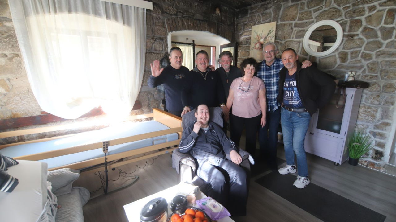 Vrijednom donacijom Lions klub Šibenik pomaže teško bolesnom Frani Jakovčevu