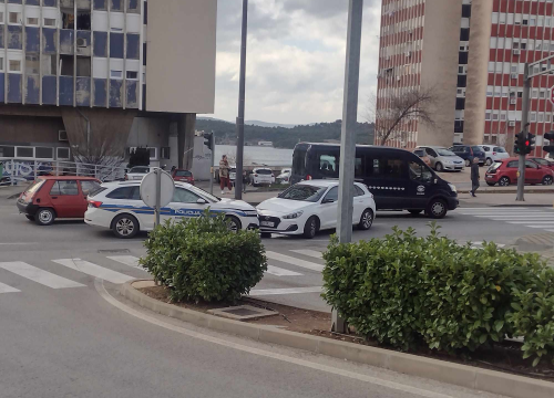 Prometna nesreća na Baldekinu: Sudar policijskog i osobnog automobila
