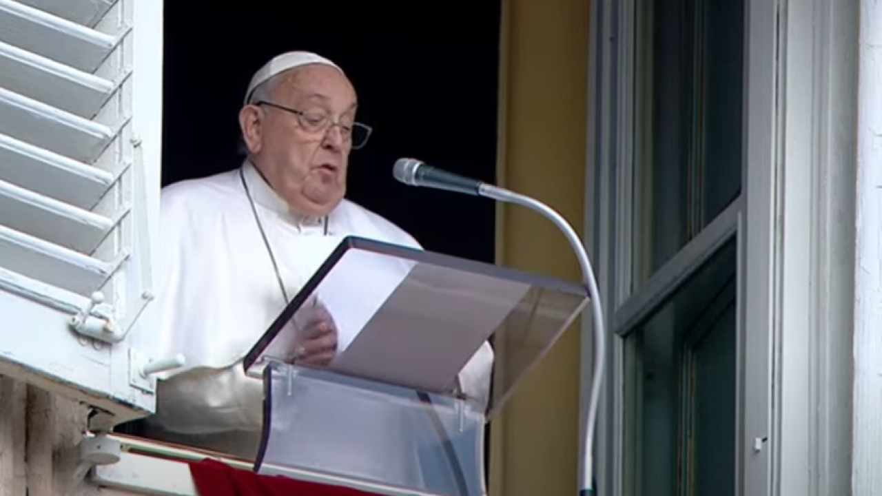 Novi detalji o papinom zdravlju: Primijećeno blago poboljšanje, ali liječnici oprezni s prognozama