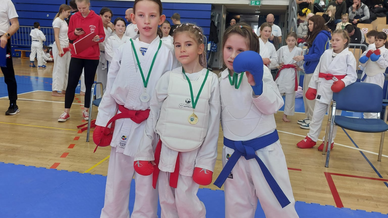 Karataši murterskog Phoenixa u Sloveniji uzeli 13 medalja