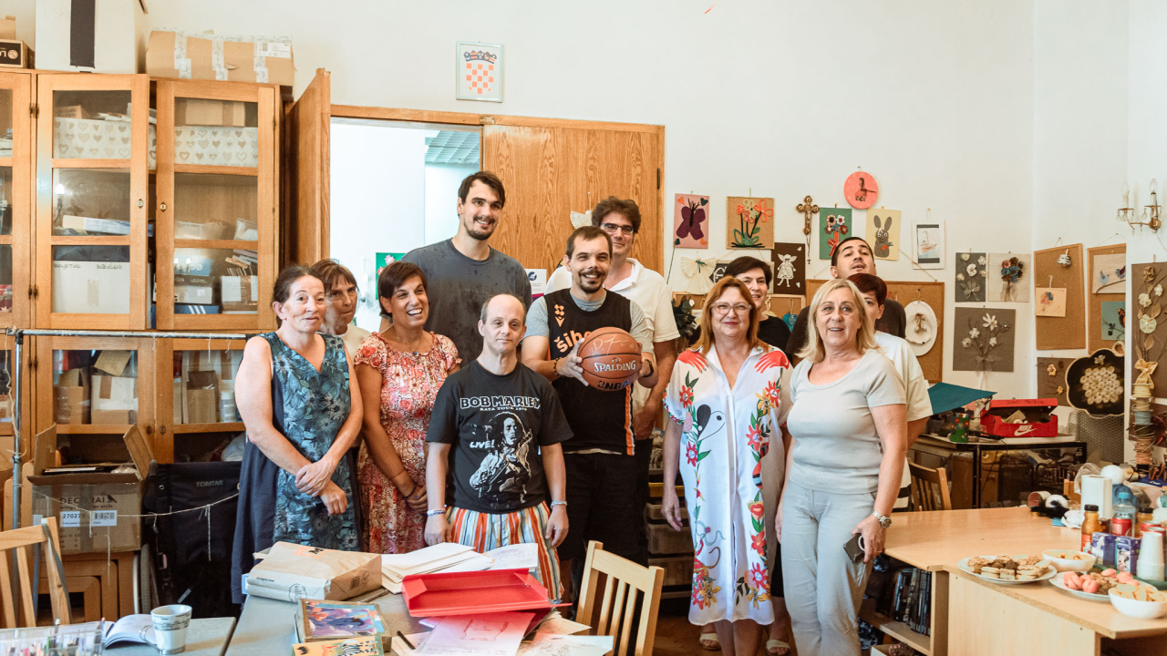 Razmjenom i aukcijom dresova prikupljeno više od 44.000 eura za Kamenčiće