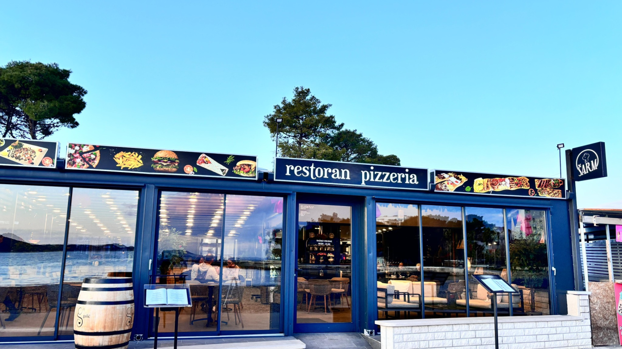 Ne propustite nezaboravnu večer uz Tamburaški sastav Neverin u restoranu Šarm!