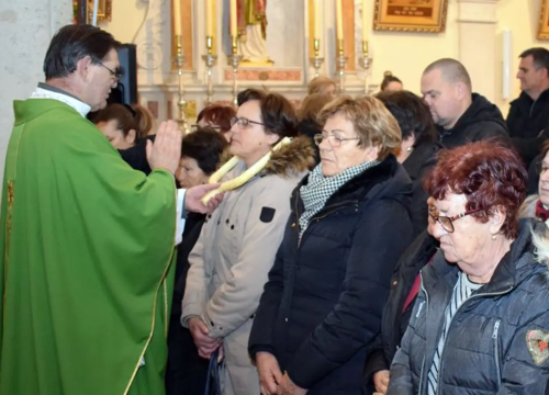 Znate li što je grličanje i zašto se taj obred održava baš na blagdan sv. Blaža?