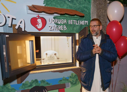 U Zagrebu je otvoren prvi prozor za ostavljanje neželjenih beba