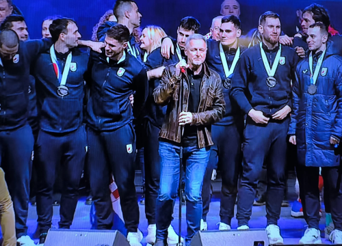 Thompson najavio novu pjesmu, inspirirao ga je tragičan događaj