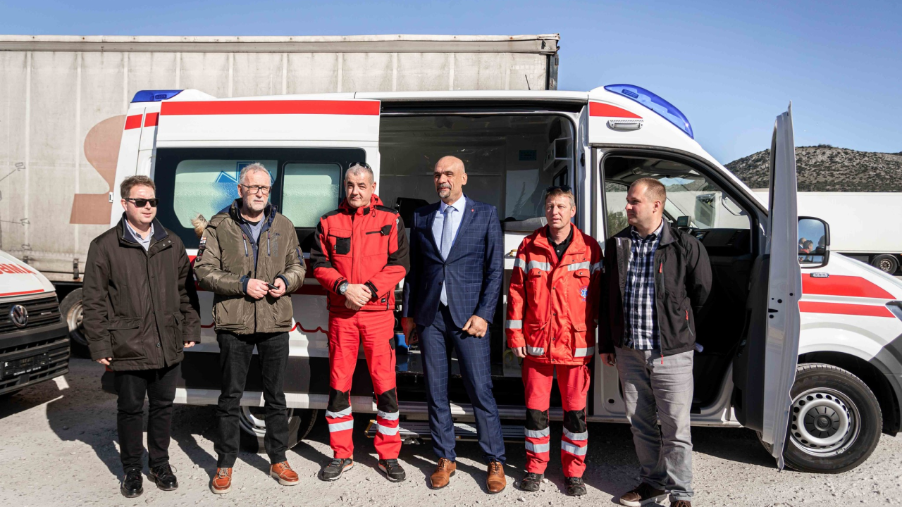 Zavod za hitnu medicinu Šibensko-kninske županije bogatiji za dva nova sanitetska vozila