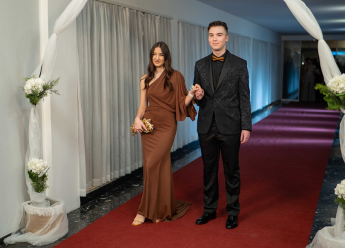 Fotografija 28 - FOTOGALERIJA Zavirite na spektakularni Maturalni ples Ekonomske škole (1)