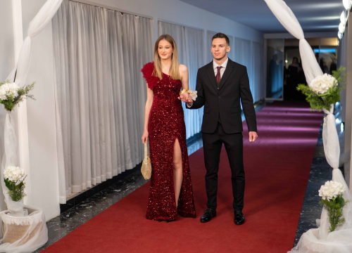 Fotografija 22 - FOTOGALERIJA Zavirite na spektakularni Maturalni ples Ekonomske škole (2)