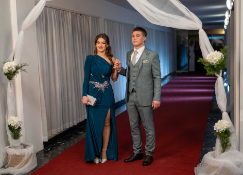 Fotografija 11 - FOTOGALERIJA Zavirite na spektakularni Maturalni ples Ekonomske škole (1)