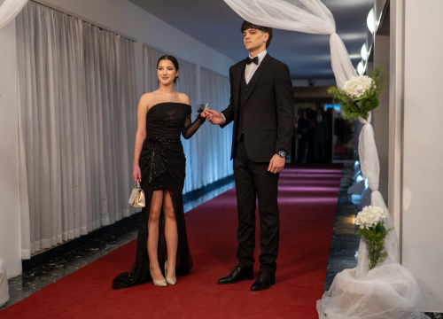 Fotografija 13 - FOTOGALERIJA Zavirite na spektakularni Maturalni ples Ekonomske škole (1)