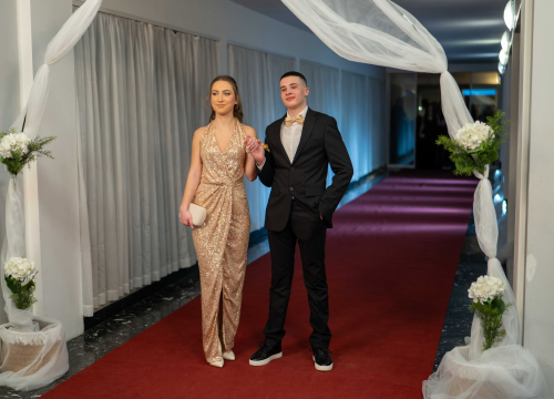 Fotografija 21 - FOTOGALERIJA Zavirite na spektakularni Maturalni ples Ekonomske škole (1)