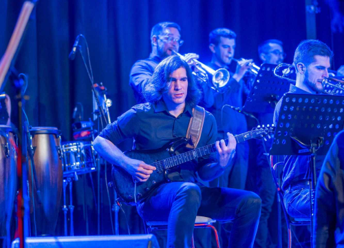 Fotografija 7 - Matija Cvek i Big Band Vodice oduševili publiku spektakularnim koncertom