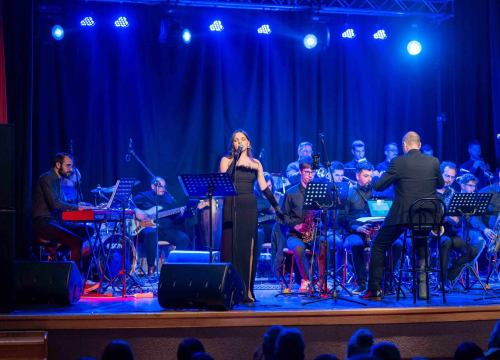 Fotografija 9 - Matija Cvek i Big Band Vodice oduševili publiku spektakularnim koncertom