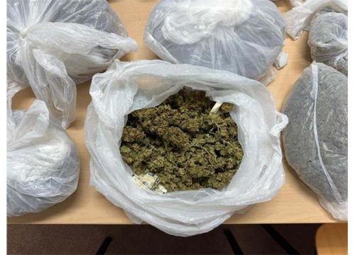 Fotografija 1 - Policija je na šibenskom području kod 52-godišnjaka pronašla preko dvije kile marihuane