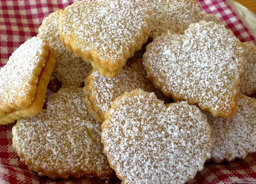 Keksići u obliku srca idealni su za Valentinovo, a lagani za napraviti