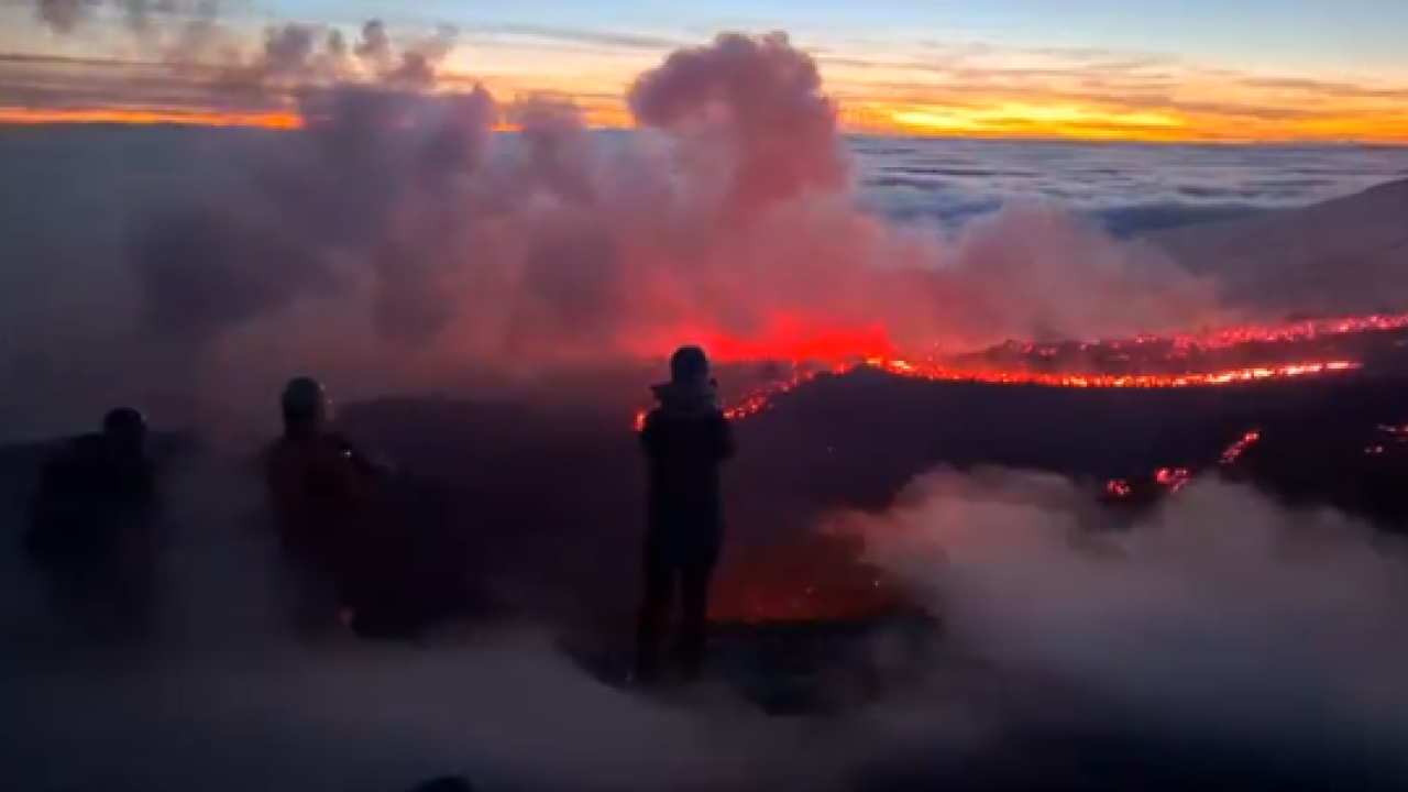 Etna se probudila: Iz kratera Bocca Nuova već nekoliko dana izbacuje lavu